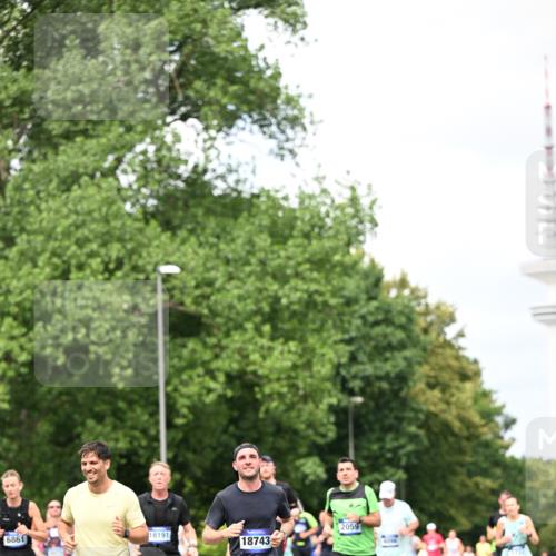29.06.2025 - hella hamburg halbmarathon Dr. Thomas Lammeyer http://msf.ph/oto/8286194 29.06.2025 10:37:05 Kennedybrücke 1078, 1199, 1237, 1373, 1647, 1732, 1879, 2059, 2384, 2959, 3221, 3391, 3422, 3653, 3660, 3670, 3708, 3753, 4030, 4096, 4446, 4555, 5110, 5156, 5581, 6861, 7135, 7749, 7750, 8170, 8175, 8595, 8839, 9034, 9289, 9471, 9542, 9768, 9780, 9812, 10002, 10770 meine-sportfotos.de