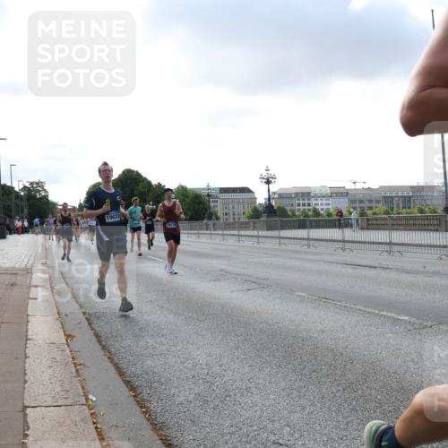 29.06.2025 - hella hamburg halbmarathon Lena Gebhardt http://msf.ph/oto/8286202 29.06.2025 09:45:56 Lombardsbrücke 19022, 19118, 1080, 1686, 1707, 1894, 2460, 2525, 2689, 3809, 4129, 4463, 4679, 4698, 4749, 4812, 5042, 5187, 5550, 6169, 6358, 6495, 6878, 7055, 7186, 7389, 7880, 7965, 8062, 8190, 9345, 10017, 10270, 10453, 10484, 10876, 11120, 11199, 11282, 11833, 12189, 12232, 12308, 12681, 12691, 12988, 13066, 13167, 13343, 13618, 13686, 13754, 14167, 14293, 15115, 15689, 16507, 16580, 17768 meine-sportfotos.de