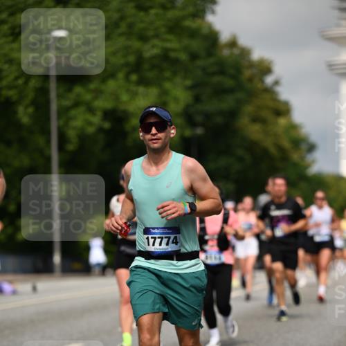 29.06.2025 - hella hamburg halbmarathon Dr. Thomas Lammeyer http://msf.ph/oto/8286229 29.06.2025 10:15:59 Kennedybrücke 1062, 1790, 2661, 3746, 3837, 4499, 6966, 7370, 7474, 8206, 8207, 8368, 9119, 9253, 9254, 9405 meine-sportfotos.de