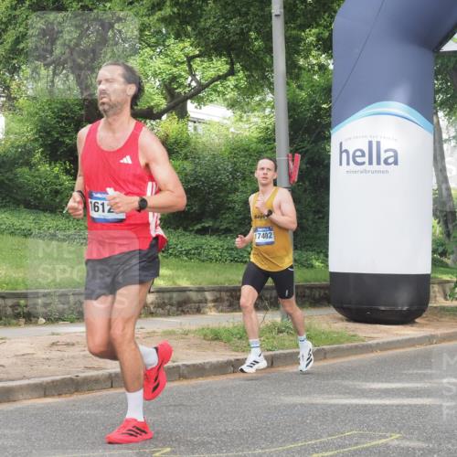 29.06.2025 - hella hamburg halbmarathon KatJ http://msf.ph/oto/8286239 29.06.2025 10:11:38 Zwischen KM18-KM19  meine-sportfotos.de
