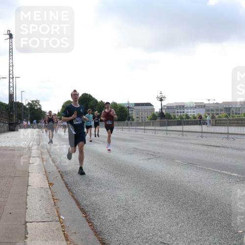 29.06.2025 - hella hamburg halbmarathon Lena Gebhardt http://msf.ph/oto/8286249 29.06.2025 09:45:56 Lombardsbrücke 19022, 19118, 1080, 1686, 1707, 1894, 2460, 2525, 2689, 3809, 4129, 4463, 4679, 4698, 4749, 4812, 5042, 5187, 5550, 6169, 6358, 6495, 6878, 7055, 7186, 7389, 7880, 7965, 8062, 8190, 9345, 10017, 10270, 10453, 10484, 10876, 11120, 11199, 11282, 11833, 12189, 12232, 12308, 12681, 12691, 12988, 13066, 13167, 13343, 13618, 13686, 13754, 14167, 14293, 15115, 15689, 16507, 16580, 17768 meine-sportfotos.de