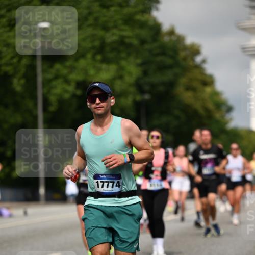 29.06.2025 - hella hamburg halbmarathon Dr. Thomas Lammeyer http://msf.ph/oto/8286307 29.06.2025 10:15:59 Kennedybrücke 1062, 1790, 2661, 3746, 3837, 4499, 6966, 7370, 7474, 8206, 8207, 8368, 9119, 9253, 9254, 9405 meine-sportfotos.de