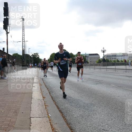 29.06.2025 - hella hamburg halbmarathon Lena Gebhardt http://msf.ph/oto/8286321 29.06.2025 09:45:56 Lombardsbrücke 19022, 19118, 1080, 1686, 1707, 1894, 2460, 2525, 2689, 3809, 4129, 4463, 4679, 4698, 4749, 4812, 5042, 5187, 5550, 6169, 6358, 6495, 6878, 7055, 7186, 7389, 7880, 7965, 8062, 8190, 9345, 10017, 10270, 10453, 10484, 10876, 11120, 11199, 11282, 11833, 12189, 12232, 12308, 12681, 12691, 12988, 13066, 13167, 13343, 13618, 13686, 13754, 14167, 14293, 15115, 15689, 16507, 16580, 17768 meine-sportfotos.de