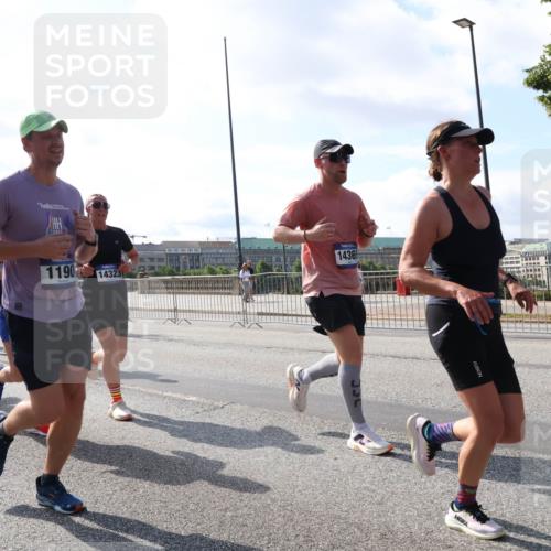 29.06.2025 - hella hamburg halbmarathon Lena Gebhardt http://msf.ph/oto/8286336 29.06.2025 09:58:25 Lombardsbrücke 5727, 8825, 1190, 14323, 14365, 1034, 1179, 1190, 1258, 1285, 1335, 1727, 1815, 2029, 2034, 2070, 2138, 2397, 2417, 2518, 2612, 2636, 2656, 2711, 2883, 3041, 3091, 3097, 3251, 3819, 3859, 4120, 4152, 4167, 4814, 4903, 5093, 5259, 5378, 5672, 5721, 5894, 6164, 6272, 6433, 6580, 6592, 6754, 6759, 6877, 6897, 7065, 7409, 7509, 7716, 7724, 7856, 7896, 8154, 8311, 8393, 8508, 8590, 8825, 9012, 9057, 9562, 9656, 10084 meine-sportfotos.de
