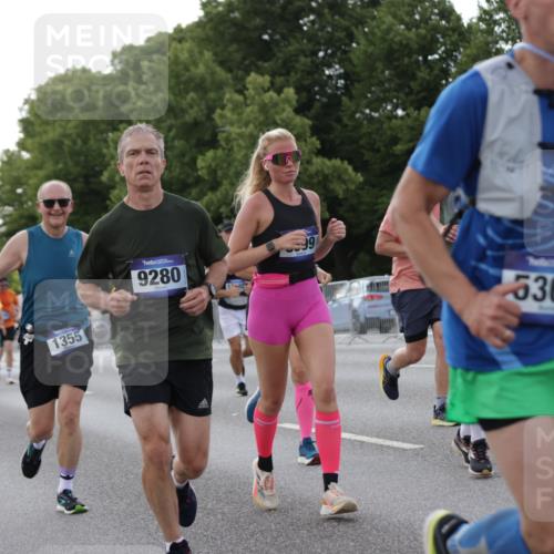 29.06.2025 - hella hamburg halbmarathon Jannik Wohlers http://msf.ph/oto/8286352 29.06.2025 10:03:32 Lombardsbrücke 1032, 1355, 1367, 2277, 3488, 4095, 4488, 5058, 5363, 5613, 6142, 7006, 7017, 7306, 7485, 8421, 8422, 8423, 8469, 8727, 9280, 9899, 11402, 11614, 12336, 12653, 13173, 13583, 15520, 15678, 16099, 16113, 16621, 17098, 17955, 18111, 18985 meine-sportfotos.de