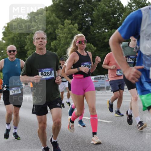 29.06.2025 - hella hamburg halbmarathon Jannik Wohlers http://msf.ph/oto/8286406 29.06.2025 10:03:32 Lombardsbrücke 1032, 1355, 1367, 2277, 3488, 4095, 4488, 5058, 5363, 5613, 6142, 7006, 7017, 7306, 7485, 8421, 8422, 8423, 8469, 8727, 9280, 9899, 11402, 11614, 12336, 12653, 13173, 13583, 15520, 15678, 16099, 16113, 16621, 17098, 17955, 18111, 18985 meine-sportfotos.de