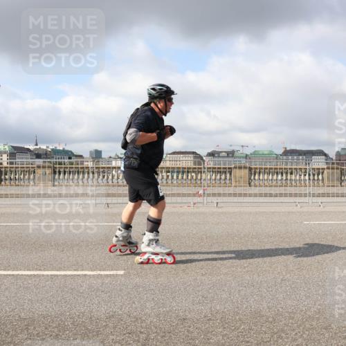 29.06.2025 - hella hamburg halbmarathon Lena Gebhardt http://msf.ph/oto/8286461 29.06.2025 09:05:29 Lombardsbrücke  meine-sportfotos.de