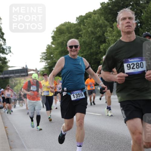 29.06.2025 - hella hamburg halbmarathon Jannik Wohlers http://msf.ph/oto/8286463 29.06.2025 10:03:33 Lombardsbrücke 1032, 1355, 1367, 3488, 4095, 4488, 5058, 5363, 5613, 6142, 7006, 7017, 7306, 7485, 8421, 8422, 8423, 8469, 8727, 9280, 9899, 11614, 12336, 12653, 13173, 13583, 15520, 15678, 16099, 16113, 17098, 17955, 18111, 18985 meine-sportfotos.de