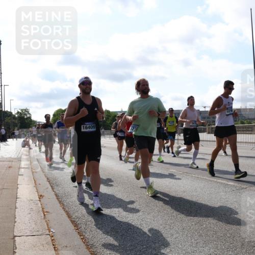29.06.2025 - hella hamburg halbmarathon Lena Gebhardt http://msf.ph/oto/8286492 29.06.2025 09:58:26 Lombardsbrücke 16409, 11870, 16924, 6879, 1879, 1034, 1179, 1190, 1258, 1285, 1335, 1727, 1815, 2029, 2034, 2070, 2138, 2397, 2417, 2518, 2612, 2636, 2656, 2711, 2883, 2907, 3041, 3091, 3097, 3251, 3819, 3859, 4120, 4152, 4167, 4814, 4903, 5084, 5093, 5259, 5378, 5672, 5721, 5894, 6164, 6272, 6433, 6580, 6592, 6754, 6759, 6877, 6897, 7065, 7409, 7509, 7716, 7724, 7856, 7896, 8154, 8311, 8393, 8508, 8590, 8825, 9012, 9057, 9562, 9656, 10084 meine-sportfotos.de