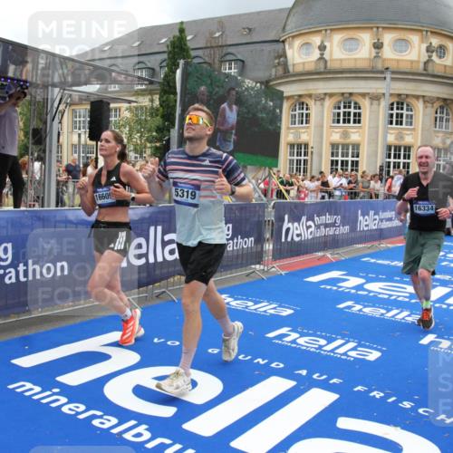 29.06.2025 - hella hamburg halbmarathon Michael Strokosch http://msf.ph/oto/8286493 29.06.2025 10:55:35 Ziel 2252, 3037, 4951, 5319, 6591, 8573, 11554, 11568, 12196, 12544, 12584, 13267, 14036, 14592, 16110, 16213, 16334, 16609, 17615 meine-sportfotos.de