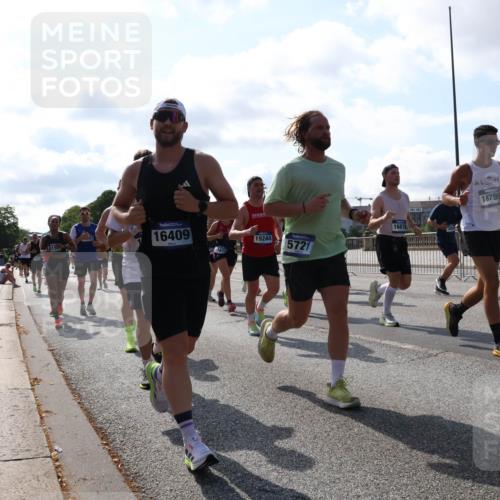 29.06.2025 - hella hamburg halbmarathon Lena Gebhardt http://msf.ph/oto/8286569 29.06.2025 09:58:26 Lombardsbrücke 16409, 19244, 5721, 187, 16879, 18799, 1034, 1179, 1190, 1258, 1285, 1335, 1727, 1815, 2029, 2034, 2070, 2138, 2397, 2417, 2518, 2612, 2636, 2656, 2711, 2883, 2907, 3041, 3091, 3097, 3251, 3819, 3859, 4120, 4152, 4167, 4814, 4903, 5084, 5093, 5259, 5378, 5672, 5721, 5894, 6164, 6272, 6433, 6580, 6592, 6754, 6759, 6877, 6897, 7065, 7409, 7509, 7716, 7724, 7856, 7896, 8154, 8311, 8393, 8508, 8590, 8825, 9012, 9057, 9562, 9656, 10084 meine-sportfotos.de