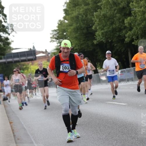 29.06.2025 - hella hamburg halbmarathon Jannik Wohlers http://msf.ph/oto/8286602 29.06.2025 10:03:34 Lombardsbrücke 1032, 1355, 1367, 3488, 4095, 4488, 5058, 5363, 5613, 6142, 7017, 7306, 7485, 8421, 8422, 8423, 8469, 8727, 9280, 9899, 11614, 12336, 12653, 13173, 13583, 15520, 15678, 16099, 16113, 17098, 17955, 18111, 18985 meine-sportfotos.de