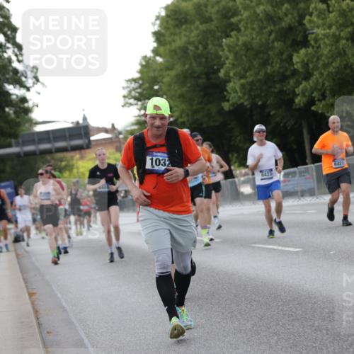 29.06.2025 - hella hamburg halbmarathon Jannik Wohlers http://msf.ph/oto/8286638 29.06.2025 10:03:34 Lombardsbrücke 1032, 1355, 1367, 3488, 4095, 4488, 5058, 5363, 5613, 6142, 7017, 7306, 7485, 8421, 8422, 8423, 8469, 8727, 9280, 9899, 11614, 12336, 12653, 13173, 13583, 15520, 15678, 16099, 16113, 17098, 17955, 18111, 18985 meine-sportfotos.de