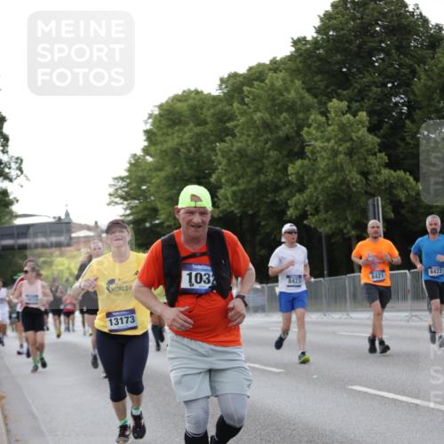 29.06.2025 - hella hamburg halbmarathon Jannik Wohlers http://msf.ph/oto/8286692 29.06.2025 10:03:35 Lombardsbrücke 1032, 1355, 1367, 3488, 4095, 4488, 5058, 5363, 5613, 6142, 6706, 7017, 7306, 7485, 8421, 8422, 8423, 8469, 8727, 9280, 9899, 11614, 12336, 12653, 13173, 13583, 15520, 15678, 16099, 16113, 17098, 18111, 18985 meine-sportfotos.de