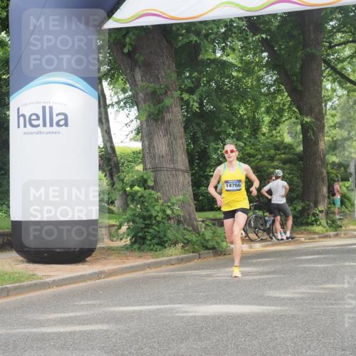 29.06.2025 - hella hamburg halbmarathon KatJ http://msf.ph/oto/8286710 29.06.2025 10:11:42 Zwischen KM18-KM19  meine-sportfotos.de