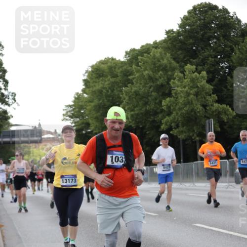 29.06.2025 - hella hamburg halbmarathon Jannik Wohlers http://msf.ph/oto/8286712 29.06.2025 10:03:35 Lombardsbrücke 1032, 1355, 1367, 3488, 4095, 4488, 5058, 5363, 5613, 6142, 6706, 7017, 7306, 7485, 8421, 8422, 8423, 8469, 8727, 9280, 9899, 11614, 12336, 12653, 13173, 13583, 15520, 15678, 16099, 16113, 17098, 18111, 18985 meine-sportfotos.de