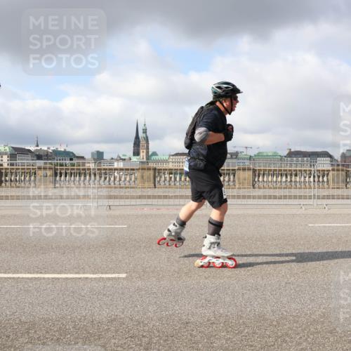 29.06.2025 - hella hamburg halbmarathon Lena Gebhardt http://msf.ph/oto/8286713 29.06.2025 09:05:29 Lombardsbrücke  meine-sportfotos.de