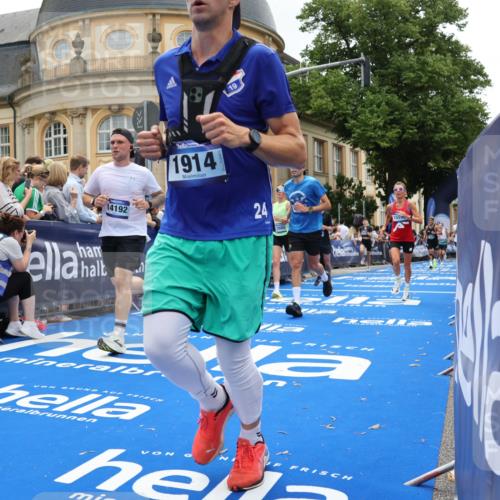 29.06.2025 - hella hamburg halbmarathon Strokosch-Dieckow http://msf.ph/oto/8286723 29.06.2025 10:48:12 Ziel 1914, 4711, 7599, 8916, 9544, 9626, 9638, 9770, 11211, 11467, 12685, 14192, 14797, 14814, 15590, 15629, 15735, 15973, 15981, 16094, 16269, 18963, 19127 meine-sportfotos.de