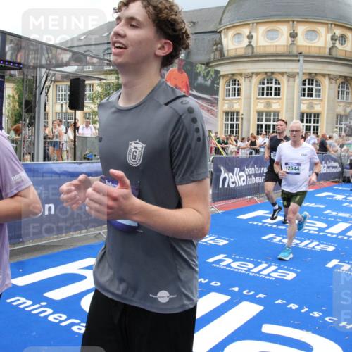 29.06.2025 - hella hamburg halbmarathon Michael Strokosch http://msf.ph/oto/8286780 29.06.2025 10:55:38 Ziel 1120, 2955, 2982, 3037, 8573, 11039, 11554, 11568, 12196, 12515, 12544, 12584, 13267, 14036, 14592, 15896, 16110, 16334, 17615, 18064 meine-sportfotos.de