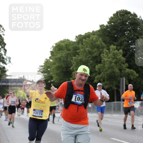 29.06.2025 - hella hamburg halbmarathon Jannik Wohlers http://msf.ph/oto/8286783 29.06.2025 10:03:35 Lombardsbrücke 1032, 1355, 1367, 3488, 4095, 4488, 5058, 5363, 5613, 6142, 6706, 7017, 7306, 7485, 8421, 8422, 8423, 8469, 8727, 9280, 9899, 11614, 12336, 12653, 13173, 13583, 15520, 15678, 16099, 16113, 17098, 18111, 18985 meine-sportfotos.de