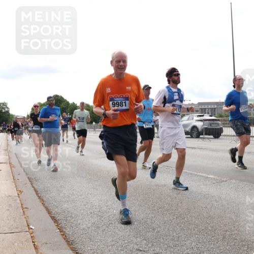 29.06.2025 - hella hamburg halbmarathon Lena Gebhardt http://msf.ph/oto/8286835 29.06.2025 10:20:56 Lombardsbrücke 12844, 47, 9236, 9981, 2923, 11145, 17832, 1011, 1028, 1266, 1471, 1658, 2053, 2101, 2325, 2383, 2834, 2923, 2945, 2956, 2986, 3161, 3247, 3453, 3733, 3781, 3813, 4082, 4166, 4288, 4350, 4422, 4754, 4869, 5041, 5061, 5181, 5625, 5767, 6275, 6308, 6608, 7228, 7608, 8113, 8724, 8726, 8940, 9005, 9011, 9108, 9236, 9501, 9722, 9981, 10050, 10350, 10585, 10602, 10613, 10647, 11100, 11145, 11603, 11698, 11995, 12175, 12694, 12844, 13057, 13508 meine-sportfotos.de