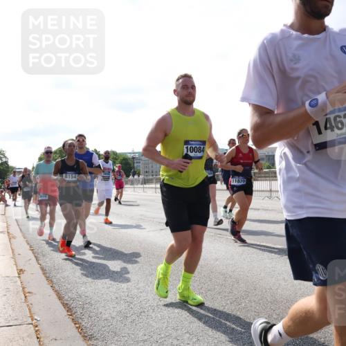29.06.2025 - hella hamburg halbmarathon Lena Gebhardt http://msf.ph/oto/8286846 29.06.2025 09:58:28 Lombardsbrücke 2656, 8154, 10084, 11870, 1462, 19244, 1034, 1179, 1190, 1258, 1285, 1335, 1727, 1815, 1946, 1951, 2029, 2034, 2070, 2138, 2417, 2518, 2636, 2656, 2711, 2840, 2883, 2907, 3041, 3091, 3097, 3819, 3859, 4120, 4152, 4167, 4814, 4903, 5077, 5084, 5093, 5259, 5378, 5672, 5721, 5894, 6164, 6272, 6433, 6592, 6754, 6759, 6877, 6897, 7065, 7082, 7409, 7509, 7716, 7724, 7856, 7896, 8154, 8311, 8393, 8508, 8590, 8825, 9012, 9057, 9562, 9656, 10084 meine-sportfotos.de
