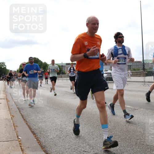 29.06.2025 - hella hamburg halbmarathon Lena Gebhardt http://msf.ph/oto/8286865 29.06.2025 10:20:56 Lombardsbrücke 12844, 324, 9236, 18141, 8113, 11145, 178, 1011, 1028, 1266, 1471, 1658, 2053, 2101, 2325, 2383, 2834, 2923, 2945, 2956, 2986, 3161, 3247, 3453, 3733, 3781, 3813, 4082, 4166, 4288, 4350, 4422, 4754, 4869, 5041, 5061, 5181, 5625, 5767, 6275, 6308, 6608, 7228, 7608, 8113, 8724, 8726, 8940, 9005, 9011, 9108, 9236, 9501, 9722, 9981, 10050, 10350, 10585, 10602, 10613, 10647, 11100, 11145, 11603, 11698, 11995, 12175, 12694, 12844, 13057, 13508 meine-sportfotos.de