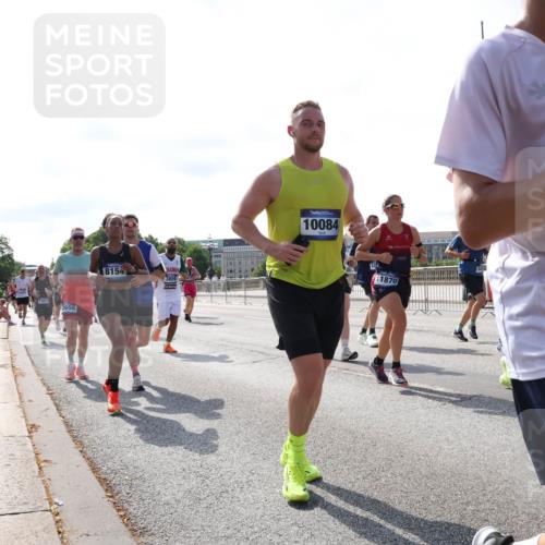 29.06.2025 - hella hamburg halbmarathon Lena Gebhardt http://msf.ph/oto/8286880 29.06.2025 09:58:28 Lombardsbrücke 15014, 2656, 8154, 3859, 10084, 10, 11870, 14626, 244, 1034, 1179, 1190, 1258, 1285, 1335, 1727, 1815, 1946, 1951, 2029, 2034, 2070, 2138, 2417, 2518, 2636, 2656, 2711, 2840, 2883, 2907, 3041, 3091, 3097, 3819, 3859, 4120, 4152, 4167, 4814, 4903, 5077, 5084, 5093, 5259, 5378, 5672, 5721, 5894, 6164, 6272, 6433, 6592, 6754, 6759, 6877, 6897, 7065, 7082, 7409, 7509, 7716, 7724, 7856, 7896, 8154, 8311, 8393, 8508, 8590, 8825, 9012, 9057, 9562, 9656, 10084 meine-sportfotos.de