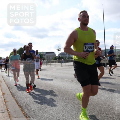 29.06.2025 - hella hamburg halbmarathon Lena Gebhardt http://msf.ph/oto/8286906 29.06.2025 09:58:28 Lombardsbrücke 15914, 656, 8154, 3859, 10084, 70, 1034, 1179, 1190, 1258, 1285, 1335, 1727, 1815, 1946, 1951, 2029, 2034, 2070, 2138, 2417, 2518, 2636, 2656, 2711, 2840, 2883, 2907, 3041, 3091, 3097, 3819, 3859, 4120, 4152, 4167, 4814, 4903, 5077, 5084, 5093, 5259, 5378, 5672, 5721, 5894, 6164, 6272, 6433, 6592, 6754, 6759, 6877, 6897, 7065, 7082, 7409, 7509, 7716, 7724, 7856, 7896, 8154, 8311, 8393, 8508, 8590, 8825, 9012, 9057, 9562, 9656, 10084 meine-sportfotos.de