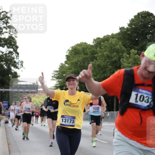 29.06.2025 - hella hamburg halbmarathon Jannik Wohlers http://msf.ph/oto/8286919 29.06.2025 10:03:36 Lombardsbrücke 1032, 1355, 1367, 3488, 4095, 4488, 5058, 5363, 5613, 6142, 6706, 7017, 7306, 7485, 8421, 8422, 8423, 8469, 9280, 9526, 9899, 11511, 11614, 12336, 12653, 13173, 13583, 15520, 15678, 16099, 16113, 17098, 18111, 18985 meine-sportfotos.de
