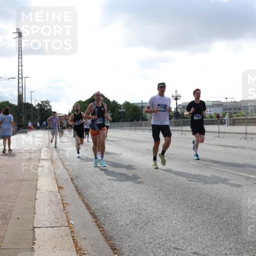29.06.2025 - hella hamburg halbmarathon Lena Gebhardt http://msf.ph/oto/8286943 29.06.2025 09:46:02 Lombardsbrücke 1669, 6169, 17768, 7055, 10453, 1080, 1686, 1707, 1894, 2460, 2525, 2689, 3809, 3843, 3955, 4463, 4679, 4812, 5042, 5187, 5550, 6169, 6495, 6878, 7055, 7186, 7845, 7880, 7965, 8062, 8190, 8956, 9345, 10017, 10270, 10453, 10484, 10876, 11120, 11199, 11282, 11833, 12189, 12232, 12308, 12681, 12691, 13066, 13167, 13343, 13618, 13686, 13754, 14167, 14276, 14293, 15115, 15391, 15689, 16507, 16580, 17213, 17768 meine-sportfotos.de