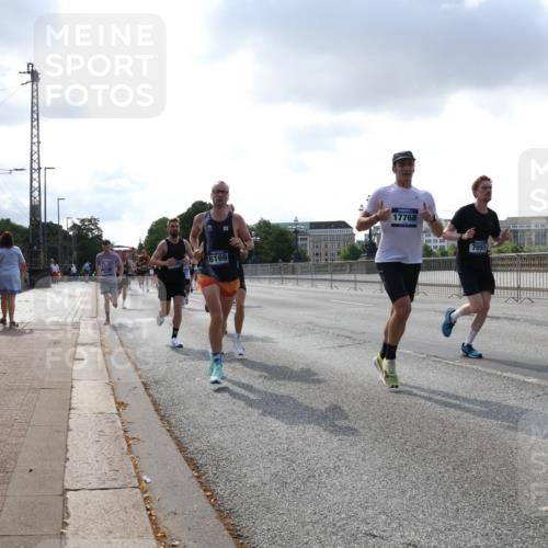 29.06.2025 - hella hamburg halbmarathon Lena Gebhardt http://msf.ph/oto/8286959 29.06.2025 09:46:03 Lombardsbrücke 6169, 17768, 7055, 1080, 1686, 1707, 1894, 2460, 2525, 2689, 3809, 3843, 3955, 4463, 4679, 4812, 5042, 5187, 5550, 6169, 6495, 6878, 7055, 7186, 7845, 7880, 7965, 8062, 8190, 8956, 9345, 10017, 10270, 10453, 10484, 10876, 11120, 11199, 11282, 11833, 12189, 12232, 12308, 12681, 12691, 13066, 13167, 13343, 13618, 13686, 13754, 14167, 14276, 14293, 15115, 15391, 15689, 16507, 16580, 17213, 17768 meine-sportfotos.de