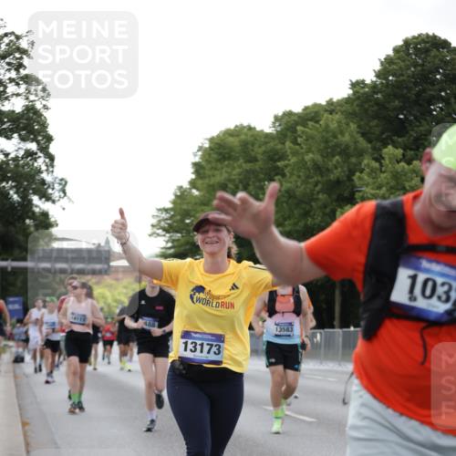 29.06.2025 - hella hamburg halbmarathon Jannik Wohlers http://msf.ph/oto/8286968 29.06.2025 10:03:36 Lombardsbrücke 1032, 1355, 1367, 3488, 4095, 4488, 5058, 5363, 5613, 6142, 6706, 7017, 7306, 7485, 8421, 8422, 8423, 8469, 9280, 9526, 9899, 11511, 11614, 12336, 12653, 13173, 13583, 15520, 15678, 16099, 16113, 17098, 18111, 18985 meine-sportfotos.de