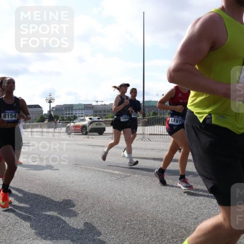 29.06.2025 - hella hamburg halbmarathon Lena Gebhardt http://msf.ph/oto/8286973 29.06.2025 09:58:28 Lombardsbrücke 2656, 8154, 1855, 14805, 1187, 10, 882, 1034, 1179, 1190, 1258, 1285, 1335, 1727, 1815, 1946, 1951, 2029, 2034, 2070, 2138, 2417, 2518, 2636, 2656, 2711, 2840, 2883, 2907, 3041, 3091, 3097, 3819, 3859, 4120, 4152, 4167, 4814, 4903, 5077, 5084, 5093, 5259, 5378, 5672, 5721, 5894, 6164, 6272, 6433, 6592, 6754, 6759, 6877, 6897, 7065, 7082, 7409, 7509, 7716, 7724, 7856, 7896, 8154, 8311, 8393, 8508, 8590, 8825, 9012, 9057, 9562, 9656, 10084 meine-sportfotos.de
