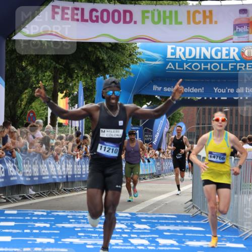 29.06.2025 - hella hamburg halbmarathon Strokosch-Dieckow http://msf.ph/oto/8287002 29.06.2025 10:20:50 Ziel 11210, 14766, 16988, 17402, 19075 meine-sportfotos.de