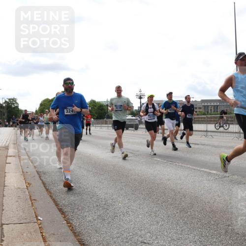 29.06.2025 - hella hamburg halbmarathon Lena Gebhardt http://msf.ph/oto/8287009 29.06.2025 10:20:57 Lombardsbrücke 324, 9236, 18141, 9011, 292, 1011, 1028, 1266, 1471, 1658, 2053, 2101, 2325, 2383, 2834, 2923, 2945, 2956, 2986, 3161, 3247, 3453, 3733, 3781, 3813, 4082, 4166, 4288, 4350, 4422, 4754, 4869, 5041, 5061, 5181, 5625, 5767, 6275, 6308, 6608, 7228, 7608, 8113, 8724, 8726, 8940, 9005, 9011, 9108, 9236, 9501, 9722, 9981, 10050, 10350, 10585, 10602, 11100, 11145, 11698, 11995, 12175, 12694, 12844, 13057, 13508 meine-sportfotos.de