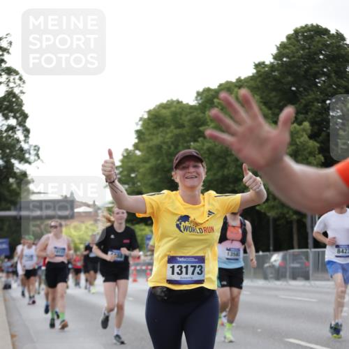 29.06.2025 - hella hamburg halbmarathon Jannik Wohlers http://msf.ph/oto/8287028 29.06.2025 10:03:37 Lombardsbrücke 1032, 1355, 3488, 4095, 4488, 5058, 5363, 5613, 6142, 6706, 7017, 7306, 7485, 8177, 8421, 8422, 8423, 8469, 9526, 9899, 11511, 11614, 12336, 12653, 13173, 13583, 15520, 15678, 16099, 16113, 17098, 17880, 18111, 18985 meine-sportfotos.de