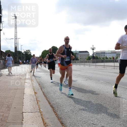29.06.2025 - hella hamburg halbmarathon Lena Gebhardt http://msf.ph/oto/8287034 29.06.2025 09:46:03 Lombardsbrücke 16695, 151, 6169, 7055, 1080, 1686, 1707, 1894, 2460, 2525, 2689, 3809, 3843, 3955, 4463, 4679, 4812, 5042, 5187, 5550, 6169, 6495, 6878, 7055, 7186, 7845, 7880, 7965, 8062, 8190, 8956, 9345, 10017, 10270, 10453, 10484, 10876, 11120, 11199, 11282, 11833, 12189, 12232, 12308, 12681, 12691, 13066, 13167, 13343, 13618, 13686, 13754, 14167, 14276, 14293, 15115, 15391, 15689, 16507, 16580, 17213, 17768 meine-sportfotos.de