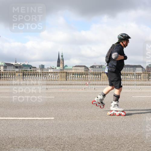 29.06.2025 - hella hamburg halbmarathon Lena Gebhardt http://msf.ph/oto/8287036 29.06.2025 09:05:30 Lombardsbrücke  meine-sportfotos.de
