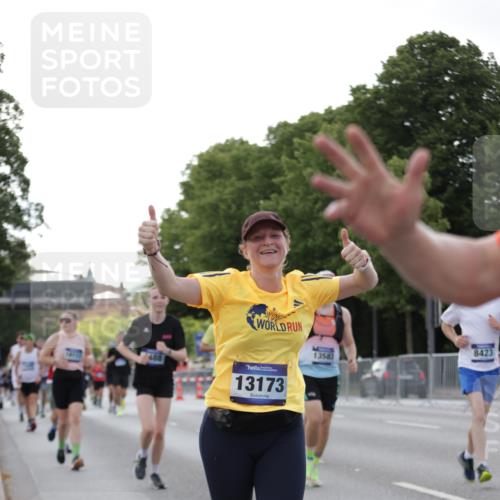 29.06.2025 - hella hamburg halbmarathon Jannik Wohlers http://msf.ph/oto/8287046 29.06.2025 10:03:37 Lombardsbrücke 1032, 1355, 3488, 4095, 4488, 5058, 5363, 5613, 6142, 6706, 7017, 7306, 7485, 8177, 8421, 8422, 8423, 8469, 9526, 9899, 11511, 11614, 12336, 12653, 13173, 13583, 15520, 15678, 16099, 16113, 17098, 17880, 18111, 18985 meine-sportfotos.de