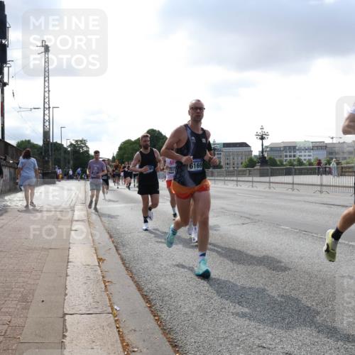 29.06.2025 - hella hamburg halbmarathon Lena Gebhardt http://msf.ph/oto/8287089 29.06.2025 09:46:03 Lombardsbrücke 6169, 7055, 1080, 1686, 1707, 1894, 2460, 2525, 2689, 3809, 3843, 3955, 4463, 4679, 4812, 5042, 5187, 5550, 6169, 6495, 6878, 7055, 7186, 7845, 7880, 7965, 8062, 8190, 8956, 9345, 10017, 10270, 10453, 10484, 10876, 11120, 11199, 11282, 11833, 12189, 12232, 12308, 12681, 12691, 13066, 13167, 13343, 13618, 13686, 13754, 14167, 14276, 14293, 15115, 15391, 15689, 16507, 16580, 17213, 17768 meine-sportfotos.de