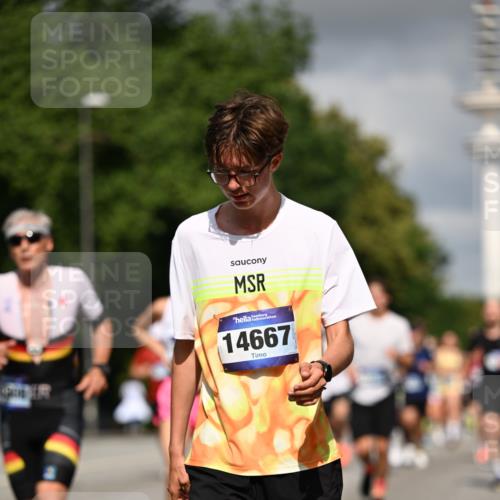 29.06.2025 - hella hamburg halbmarathon Dr. Thomas Lammeyer http://msf.ph/oto/8287090 29.06.2025 09:53:21 Kennedybrücke 1343, 1445, 1615, 1800, 1975, 2324, 2573, 2949, 3136, 3282, 3431, 3530, 4303, 4425, 5248, 5889, 6123, 6682, 7495, 7796, 8370, 8629, 8925, 9264, 9265, 9294, 9296, 10930 meine-sportfotos.de