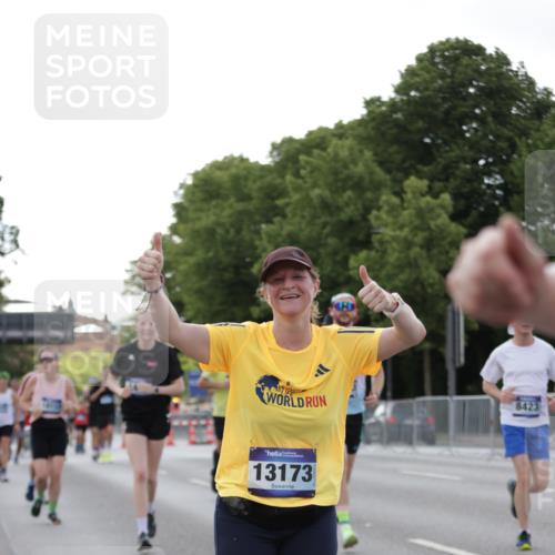 29.06.2025 - hella hamburg halbmarathon Jannik Wohlers http://msf.ph/oto/8287101 29.06.2025 10:03:37 Lombardsbrücke 1032, 1355, 3488, 4095, 4488, 5058, 5363, 5613, 6142, 6706, 7017, 7306, 7485, 8177, 8421, 8422, 8423, 8469, 9526, 9899, 11511, 11614, 12336, 12653, 13173, 13583, 15520, 15678, 16099, 16113, 17098, 17880, 18111, 18985 meine-sportfotos.de