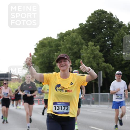 29.06.2025 - hella hamburg halbmarathon Jannik Wohlers http://msf.ph/oto/8287150 29.06.2025 10:03:37 Lombardsbrücke 1032, 1355, 3488, 4095, 4488, 5058, 5363, 5613, 6142, 6706, 7017, 7306, 7485, 8177, 8421, 8422, 8423, 8469, 9526, 9899, 11511, 11614, 12336, 12653, 13173, 13583, 15520, 15678, 16099, 16113, 17098, 17880, 18111, 18985 meine-sportfotos.de