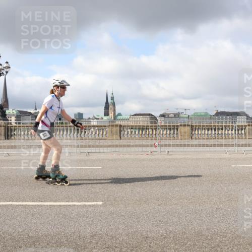 29.06.2025 - hella hamburg halbmarathon Lena Gebhardt http://msf.ph/oto/8287174 29.06.2025 09:05:33 Lombardsbrücke  meine-sportfotos.de
