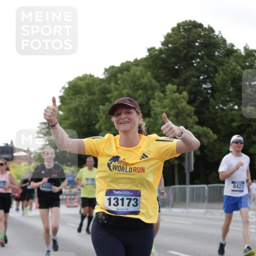 29.06.2025 - hella hamburg halbmarathon Jannik Wohlers http://msf.ph/oto/8287200 29.06.2025 10:03:37 Lombardsbrücke 1032, 1355, 3488, 4095, 4488, 5058, 5363, 5613, 6142, 6706, 7017, 7306, 7485, 8177, 8421, 8422, 8423, 8469, 9526, 9899, 11511, 11614, 12336, 12653, 13173, 13583, 15520, 15678, 16099, 16113, 17098, 17880, 18111, 18985 meine-sportfotos.de