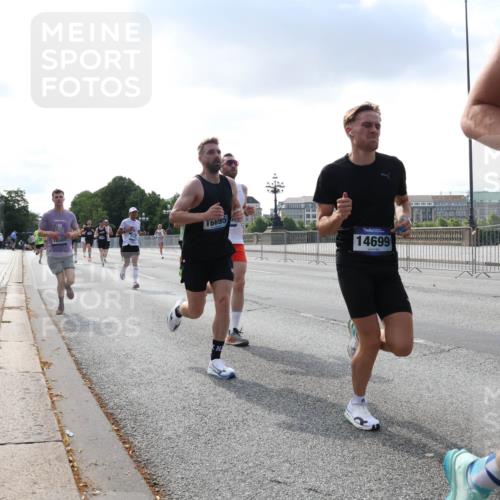 29.06.2025 - hella hamburg halbmarathon Lena Gebhardt http://msf.ph/oto/8287254 29.06.2025 09:46:04 Lombardsbrücke 16695, 14699, 60, 10, 1080, 1686, 1707, 1894, 2460, 2525, 3809, 3843, 3955, 4463, 4679, 4812, 5042, 5187, 5550, 6169, 6495, 6878, 7055, 7186, 7845, 7880, 7965, 8062, 8190, 8864, 8956, 9345, 10270, 10453, 10484, 10876, 11120, 11199, 11282, 11833, 12189, 12232, 12308, 12681, 13066, 13167, 13343, 13618, 13686, 13754, 14167, 14276, 14293, 15115, 15391, 15689, 16507, 16580, 17213, 17768 meine-sportfotos.de