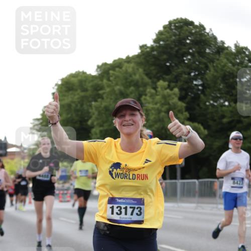 29.06.2025 - hella hamburg halbmarathon Jannik Wohlers http://msf.ph/oto/8287263 29.06.2025 10:03:37 Lombardsbrücke 1032, 1355, 3488, 4095, 4488, 5058, 5363, 5613, 6142, 6706, 7017, 7306, 7485, 8177, 8421, 8422, 8423, 8469, 9526, 9899, 11511, 11614, 12336, 12653, 13173, 13583, 15520, 15678, 16099, 16113, 17098, 17880, 18111, 18985 meine-sportfotos.de
