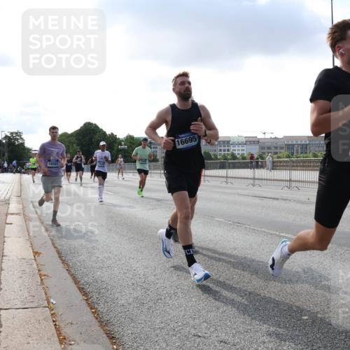 29.06.2025 - hella hamburg halbmarathon Lena Gebhardt http://msf.ph/oto/8287302 29.06.2025 09:46:04 Lombardsbrücke 16507, 16695, 14699, 1080, 1686, 1707, 1894, 2460, 2525, 3809, 3843, 3955, 4463, 4679, 4812, 5042, 5187, 5550, 6169, 6495, 6878, 7055, 7186, 7845, 7880, 7965, 8062, 8190, 8864, 8956, 9345, 10270, 10453, 10484, 10876, 11120, 11199, 11282, 11833, 12189, 12232, 12308, 12681, 13066, 13167, 13343, 13618, 13686, 13754, 14167, 14276, 14293, 15115, 15391, 15689, 16507, 16580, 17213, 17768 meine-sportfotos.de