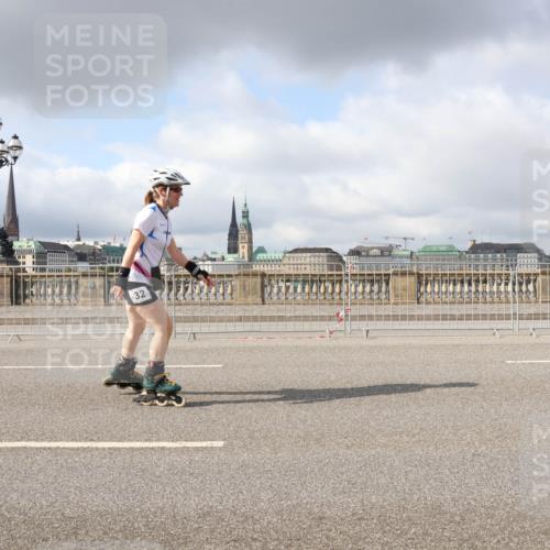 29.06.2025 - hella hamburg halbmarathon Lena Gebhardt http://msf.ph/oto/8287351 29.06.2025 09:05:33 Lombardsbrücke  meine-sportfotos.de